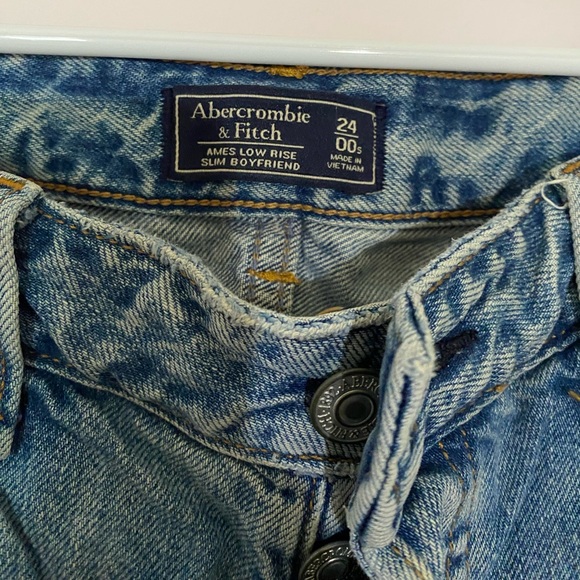 Abercrombie and Fitch ripped jeans - Picture 2 of 3